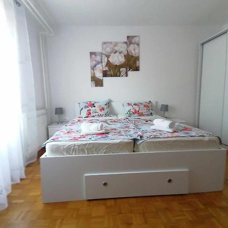 Apartment&Rooms Lilis Izola Buitenkant foto